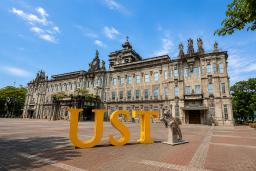 university-image university-image